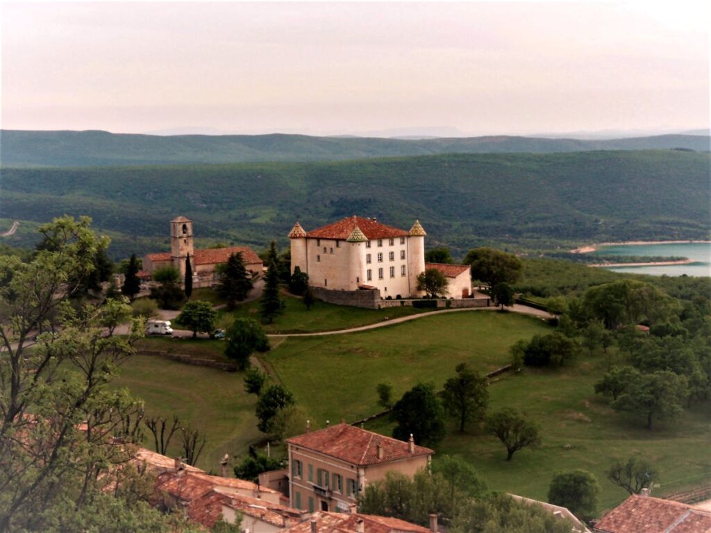 Frankreich-Aiguines-Blick-auf-das-Schloss_1