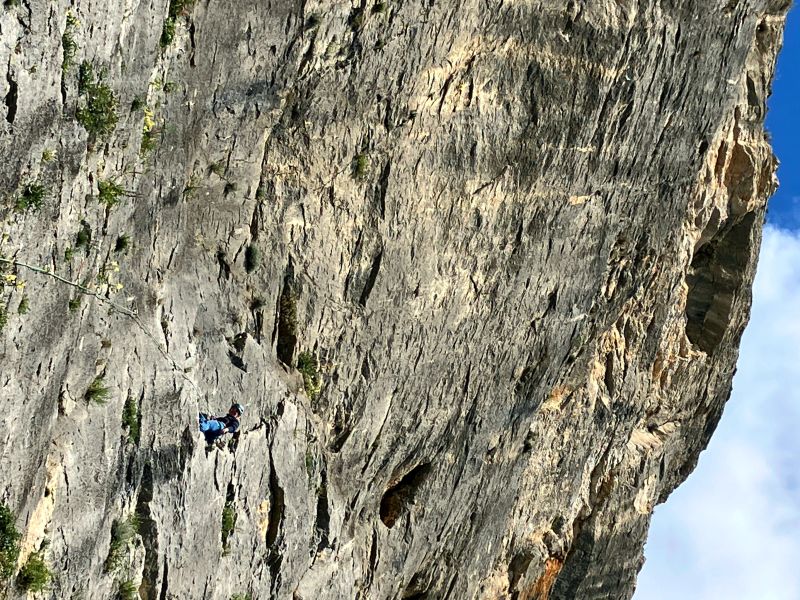 Frankreich Dentelles de Montmirail Klettern an einer hohen Wand