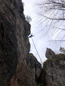 Deutschland Klettern am Römerstein Andreas im Kessel