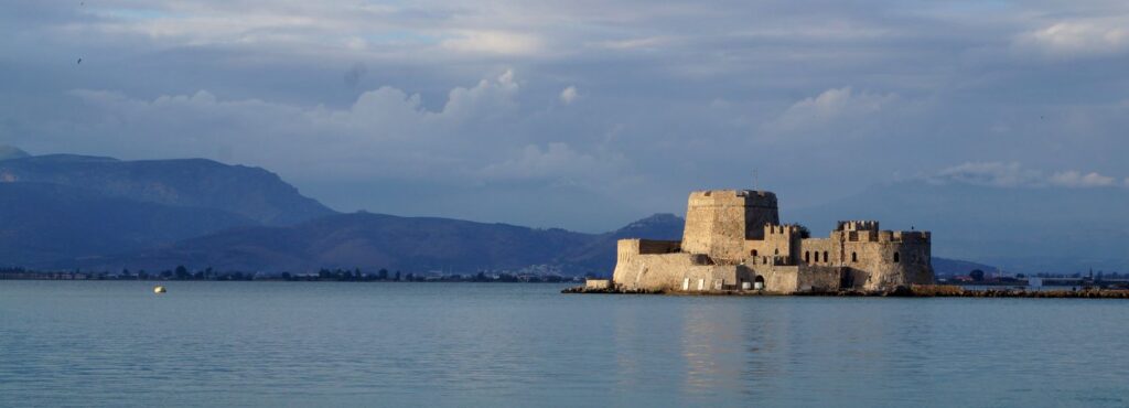 Griechenland-Argolis-Blick-von-Nafplio-aufs-Meer