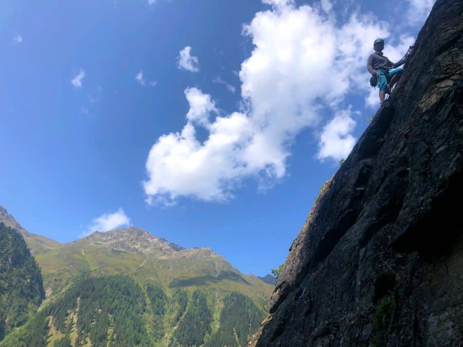 Oesterreich-Kaunertal-Keilschrofen-Klettern-Maike-Brixendorf