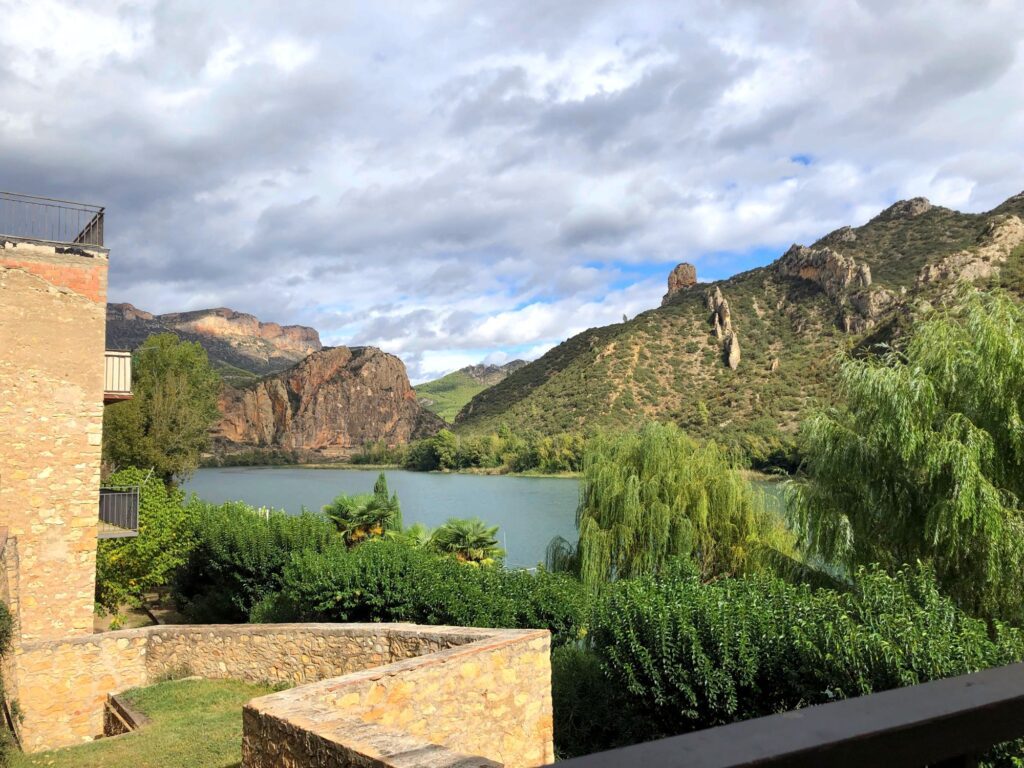 Spanien Katalonien Sant Llorenç de Montgai Blick von der Terrasse