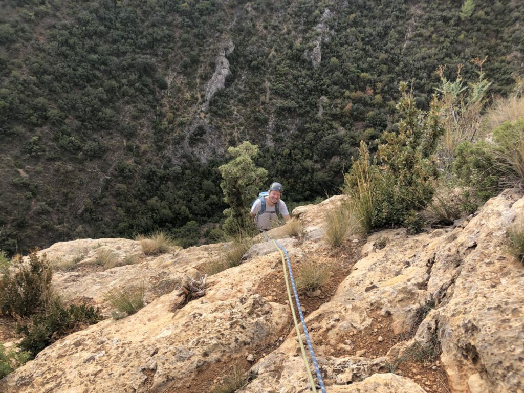 Spanien Katalonien Sant Llorenç de Montgai Klettern Achim Brixendorf steigt nach