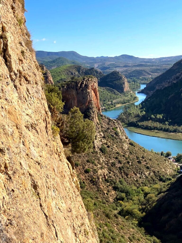 Spanien Katalonien Sant Llorenç de Montgai Klettern Ausblick