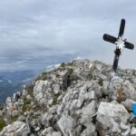 Österreich-Gesaeuse-Klettern-Kalbling-Herbst-Scholz-Ausblick-mit-Gipfelkreuz